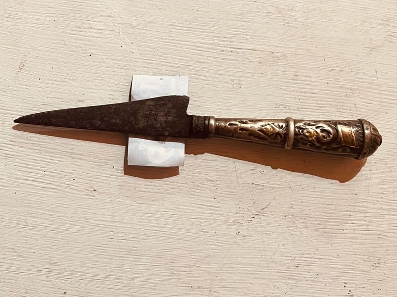 Cuchillo Verijero Cabo Plata Y Oro - Joya de Corte con Diseño Ornativo - imagen 2