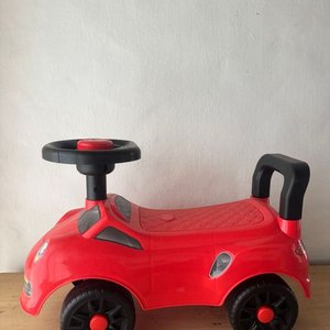Lote siguiente: Auto Andador Infantil Rojo