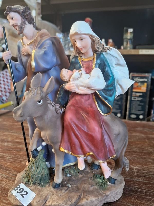 Figuritas de Navidad con detalles pintados a mano - imagen 2