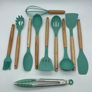 Set de 12 Utensilios de Cocina de Silicona y Madera - imagen 1