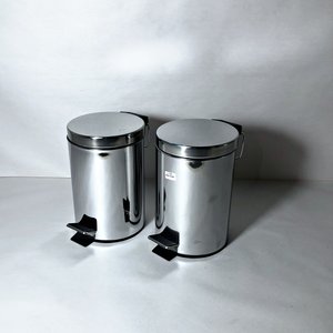 Lote anterior: Set de 2 Papeleras Redondas de Acero Inoxidable con Pedal - 3 Litros