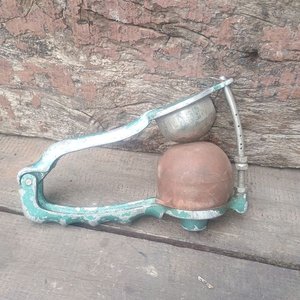 Antiguo Tomé de Oveja para Exprimir Cítricos - imagen 4