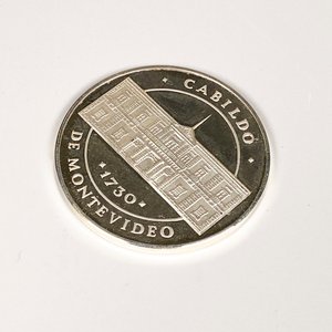 Moneda Conmemorativa Plata 250 Años Fundación de Montevideo 1730-1980 - imagen 2