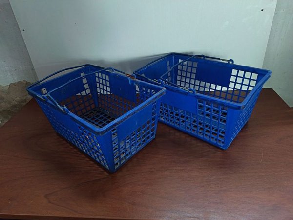 Par de Canastos de Compras Azules - imagen 1