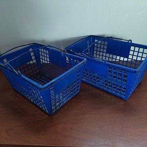 Lote anterior: Par de Canastos de Compras Azules