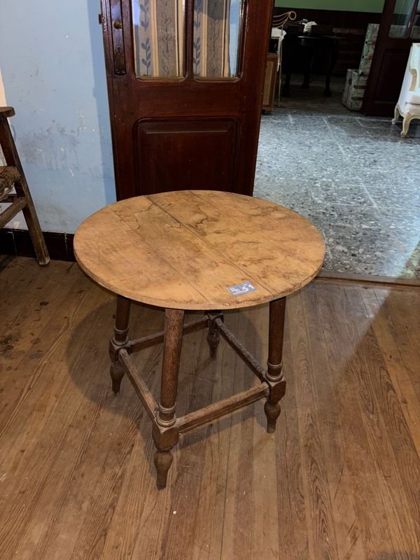 Mesita Auxiliar Redonda de Madera Estilo Clásico