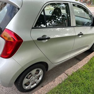Kia Picanto 1.0 Hatchback 5 Puertas - Año 2016 - Gris Plata - imagen 1