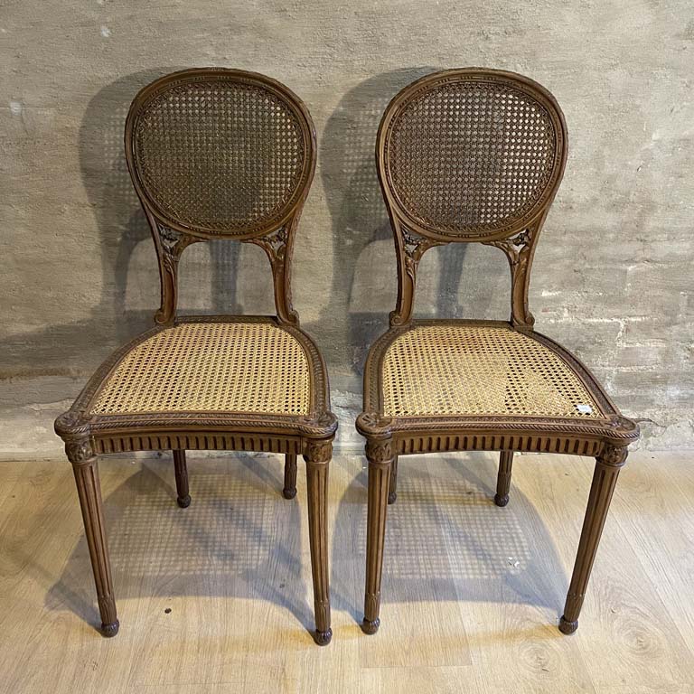 Lote anterior: 2 Sillas Luis XVI Esterilladas - Medidas: 13x40x90cm