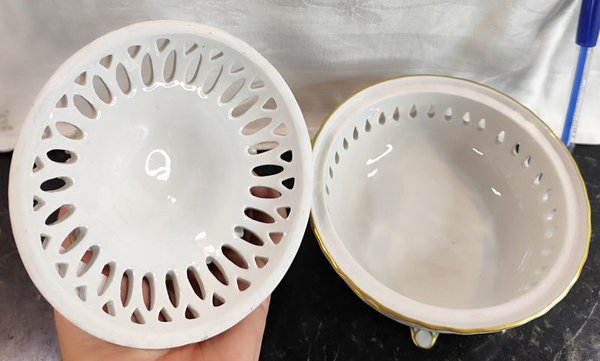 Bombonera calada en porcelana alemana Schierholz motivo angelito - imagen 3