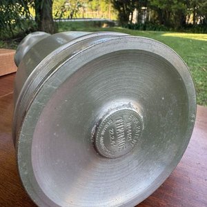 Lote anterior: 1 jarra en laton niquelado muy antigua con tapon en corcho data de los origenes de la reconocida marca Thermos Alemana patentada con su numero 4421 y fecha 22.2.1904 pieza de coleccion