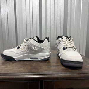 Zapatillas Air Jordan 4 Retro Blanco y Negro - imagen 3