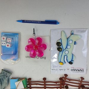 Lote Surtido Hogar: Pesebre Barro, Figuras Animales, Adornos y Bazar - imagen 2