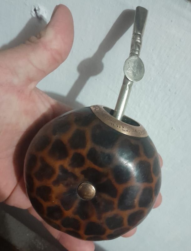 Lote siguiente: Mate galleta con bombilla y posamate completo, listo para usar