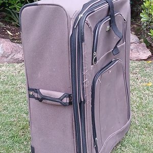 Valija de Viaje Grande con Ruedas y Manija Retráctil - imagen 4