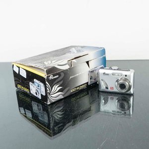 Lote siguiente: Cámara Digital Premier DC-6360 Plata con Caja
