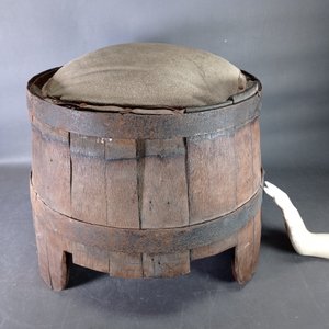 Banco Rústico de Barril de Madera con Asiento Acolchado - imagen 6