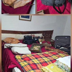 Lote siguiente: Lote de Bolsos y Accesorios de Viaje de Cuero y Tela