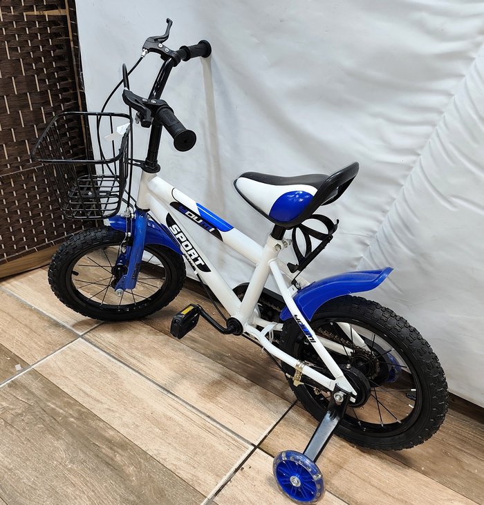 Bicicleta infantil con ruedas de entrenamiento y accesorios - imagen 4