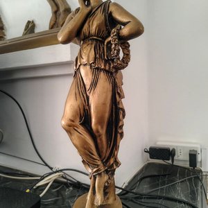 Figura Venus en Mármol Bañada en Dorado - imagen 4