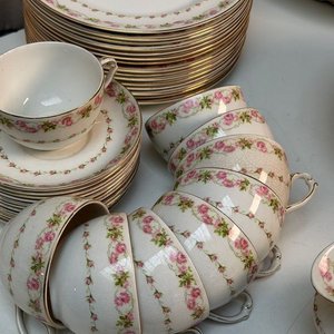 Juego de Vajilla Inglesa de Loza con Diseño Floral Rosa - imagen 10