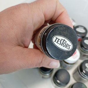 Lote de más de 20 frasquitos de pinturas varias (Testor, Tamiya, Model Master) - imagen 2