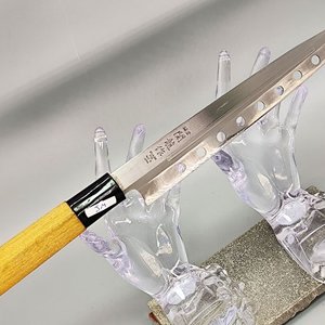 Cuchillo Profesional para Sushi Japonés, Hoja Larga Perforada de Acero Inoxidable y Mango de Madera - imagen 1