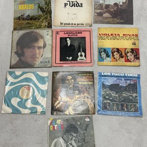 Lote siguiente: Diez Vinilos de Música Popular Argentina: Mercedes Sosa, Joan Manuel Serrat y Más