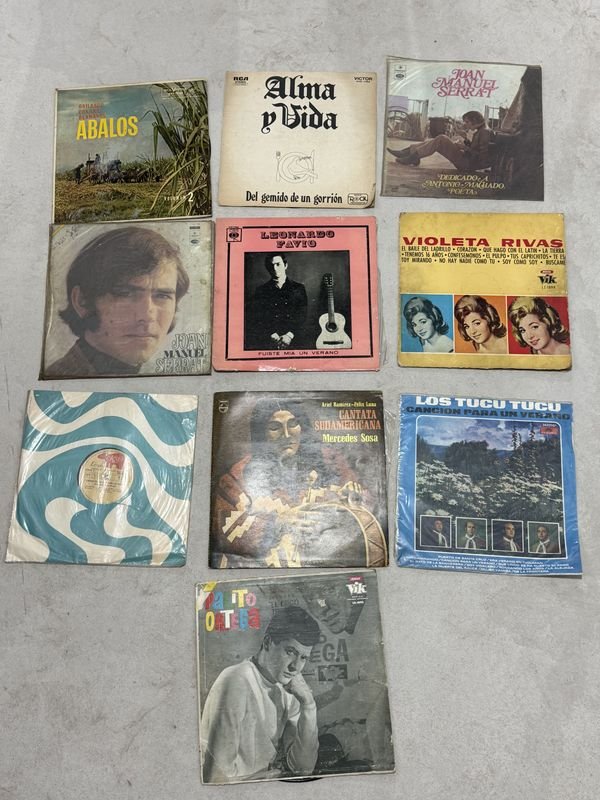 Diez Vinilos de Música Popular Argentina: Mercedes Sosa, Joan Manuel Serrat y Más