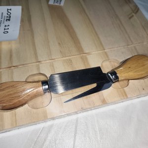 Tabla de Madera para Picadas con 2 Cuchillos para Quesos - imagen 3