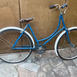 Bicicleta Antigua de Dama Azul con Freno a Varilla - imagen 2