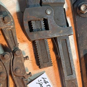Herramientas Varias: Cortacables, Llave de Tubo y Tijera de Corte - imagen 4