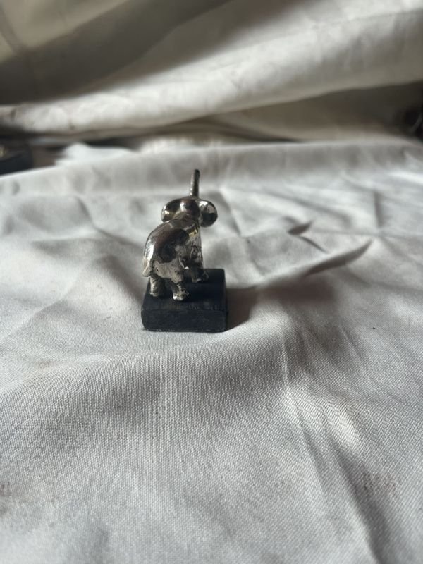 Figurita de elefante bañada en plata - imagen 4