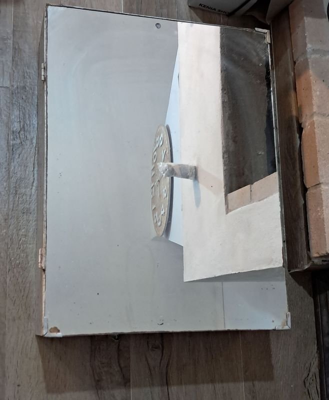 Botiquín de Madera con Espejo y Estantes