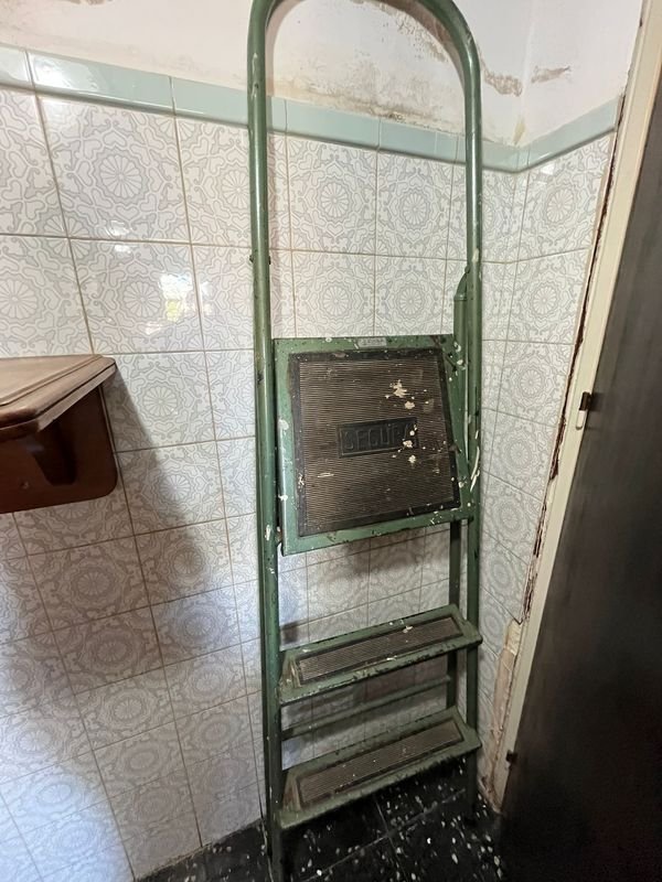 Escalera de Hierro Grande y Fuerte - imagen 2