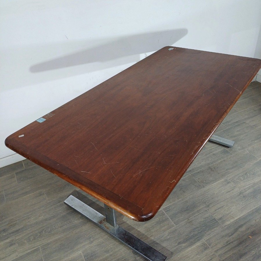 Mesa de comedor con patas cromadas y tapa de cedro - imagen 7
