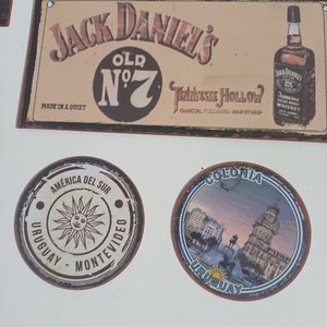 Lote de 8 Chapas Vintage: Mercedes, Jack Daniels, BOLS Ginebra, Uruguay y más - imagen 6