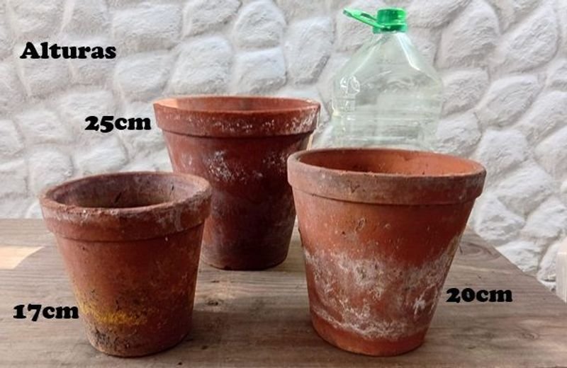 Lote de 3 Macetas de Barro con Medidas