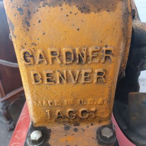 Compresor de Aire Gardner Denver Rojo y Amarillo Funcional - imagen 3