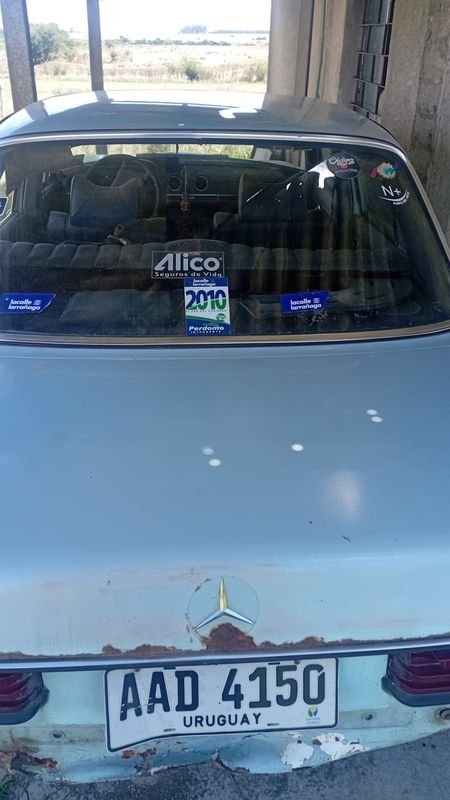 Vehículo Mercedes Benz 300D en mal estado - imagen 4