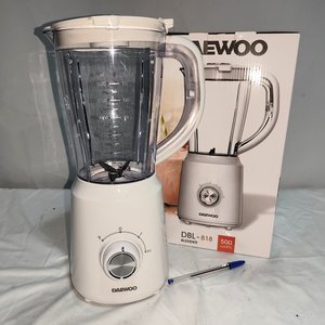Lote siguiente: Licuadora Daewoo DBL-818 Blanca 500W con Cuchillas Filo Quirúrgico - Nueva en Caja