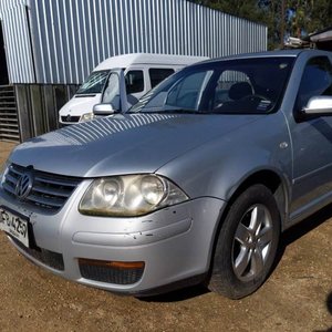 Lote anterior: Volkswagen Bora A4 Trendline 2008 Sedán Gris Plata