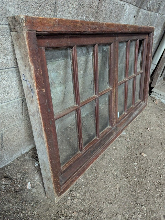 Ventana antigua con marco de cedro y pinotea - imagen 10
