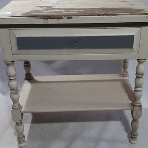 Mesa de Luz Estilo Vintage con Cajón y Estante, Pintura Blanca Desgastada - imagen 1