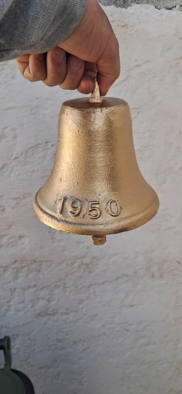 Campana Antigua Dorada con Año 1950