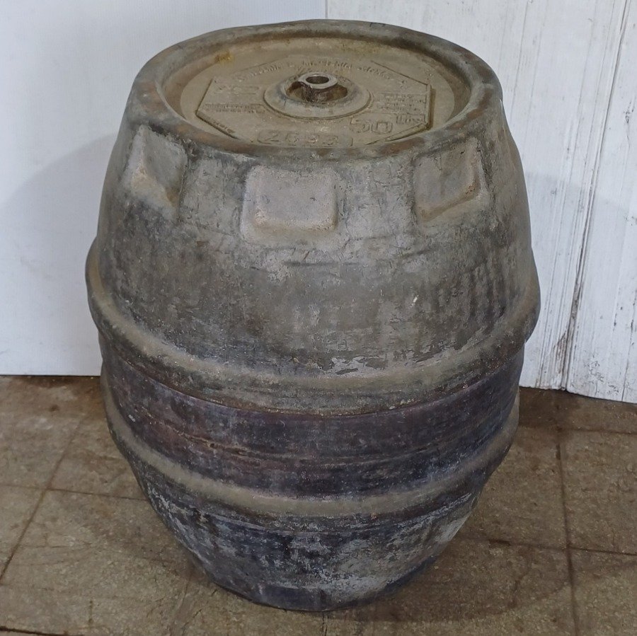Lote siguiente: Antiguo barril de cerveza Norteña para decoración