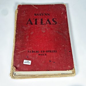Cinta Métrica Antigua y Atlas "Kozen" de "Verlag Ed. Hölzel" - imagen 2
