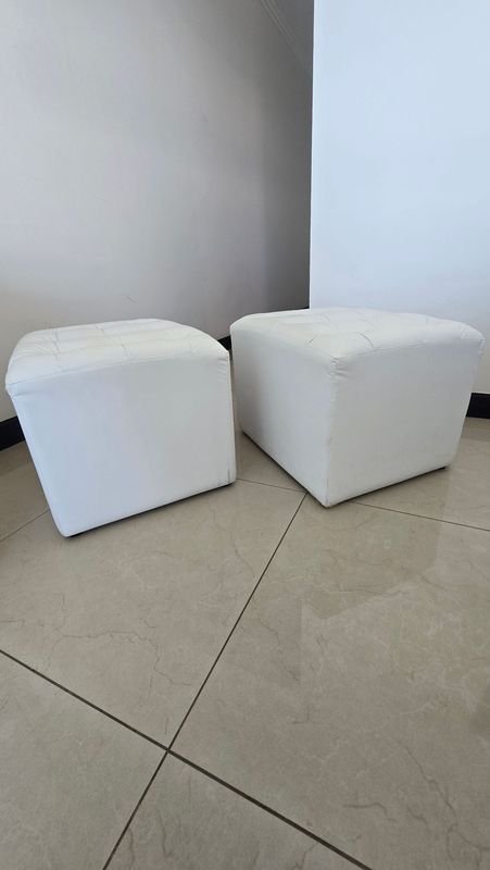 Banquetas capitoneadas de cuero blanco - imagen 3