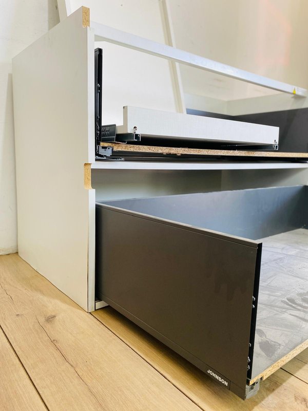 Mueble Johnson en MDF incompleto y desramado - imagen 2