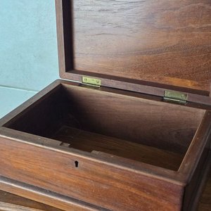 Lote de Cajitas y Joyeros Antiguos de Madera y Terciopelo - imagen 6