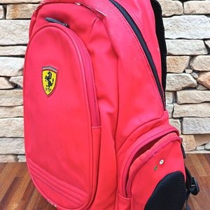 Mochila Roja Ferrari y Bolsos de Viaje Lufthansa - imagen 2